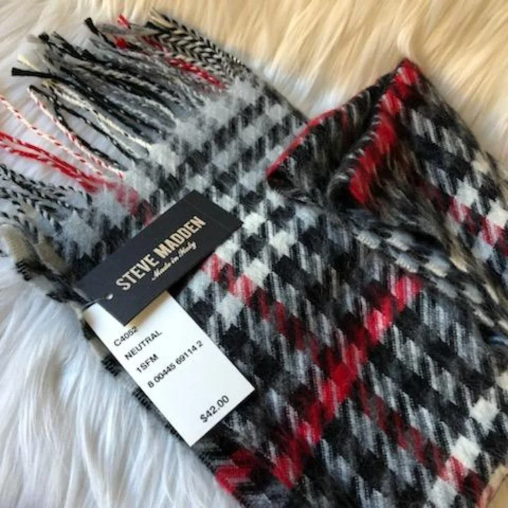 Steve Madden Houndstooth Design Scarf